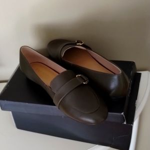 Women size 11 Nwot Talbot's flats